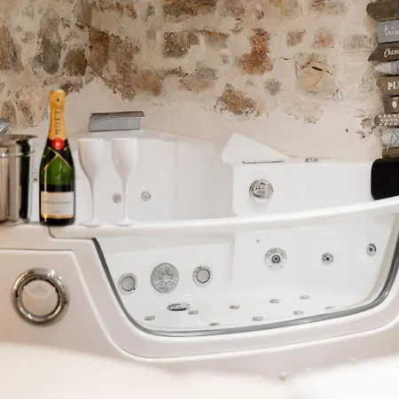Mediterranean Yachting - Jacuzzi - Suquet Apartment *